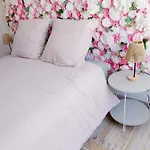 Adresse Cachee Апартаменты *